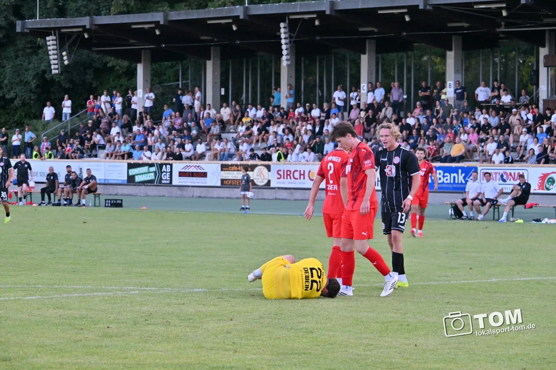 18 Fotos vom ersten Regionalliga-Spiel des TSV Landsberg im Sportzentrum gegen den FC Memmingen. (Bild 2 von 18)