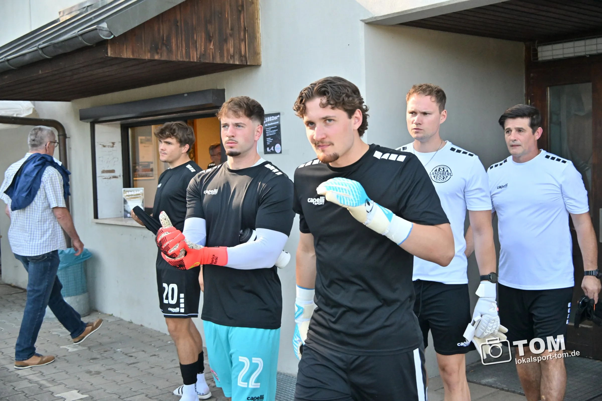 18 Fotos vom ersten Regionalliga-Spiel des TSV Landsberg im Sportzentrum gegen den FC Memmingen. (Bild 4 von 18)