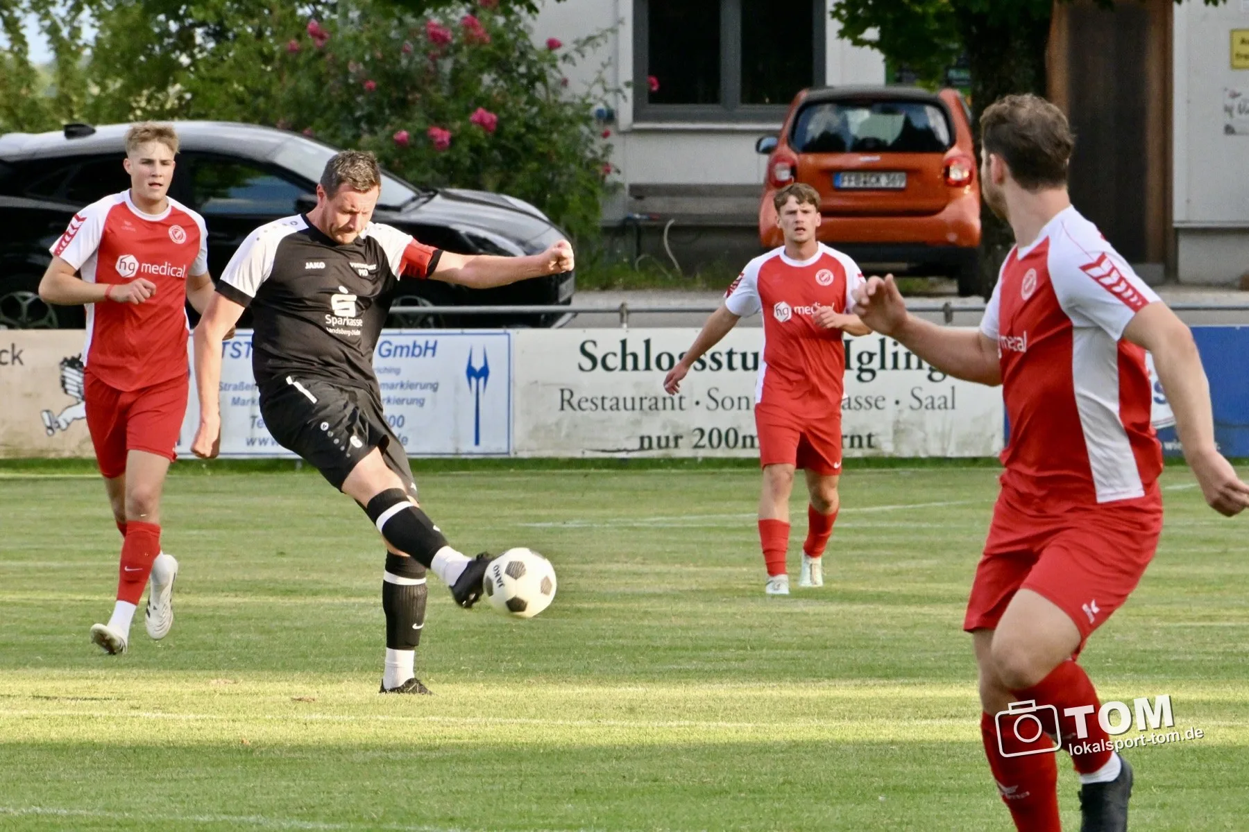 Komplette Bilderstrecke vom Testspiel zwischen dem SV Igling und dem SV Raisting. (Bild 7 von 16)