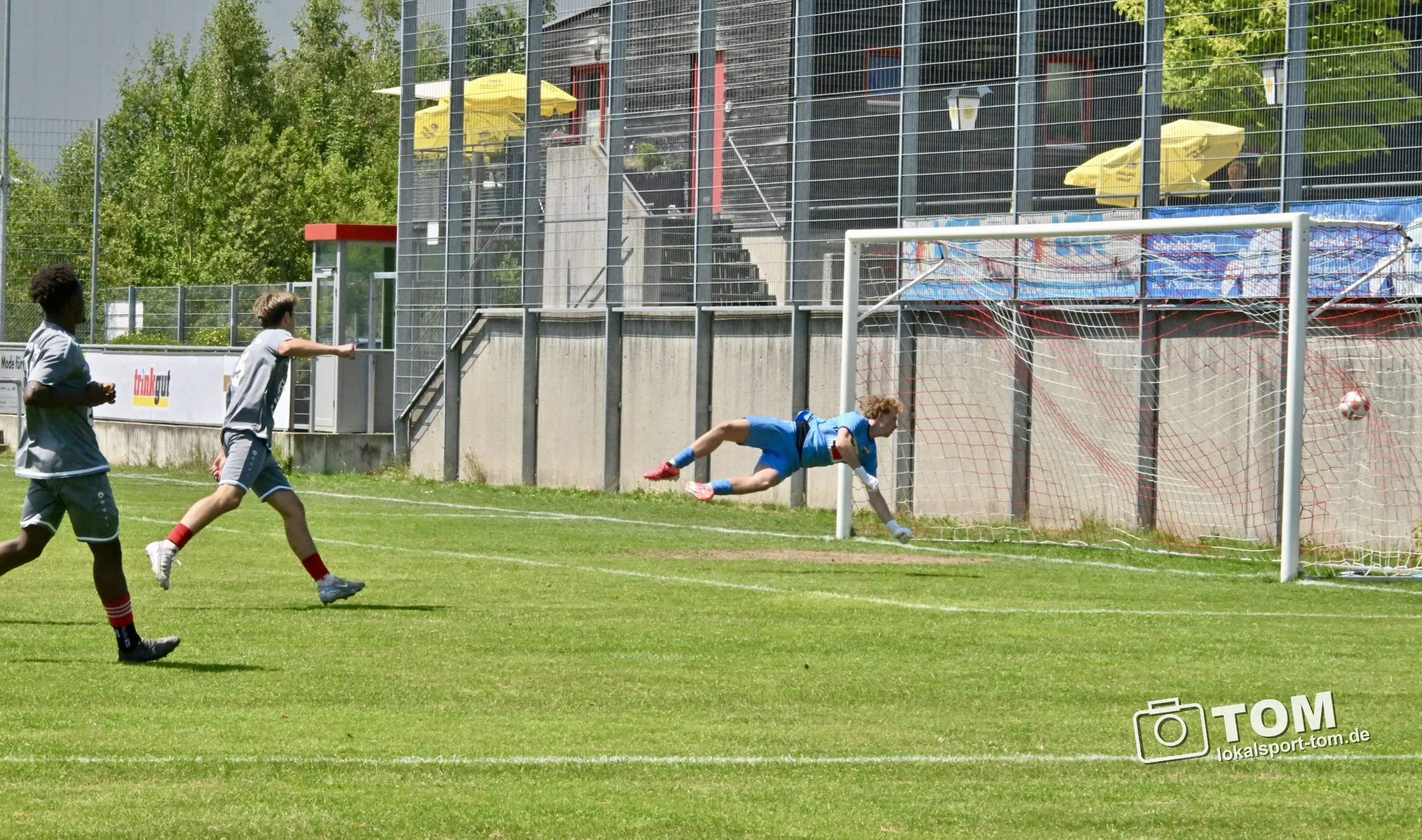 TSV-A-Jugend fertigt Sonthofen 5:0 ab (Bild 2 von 9)
