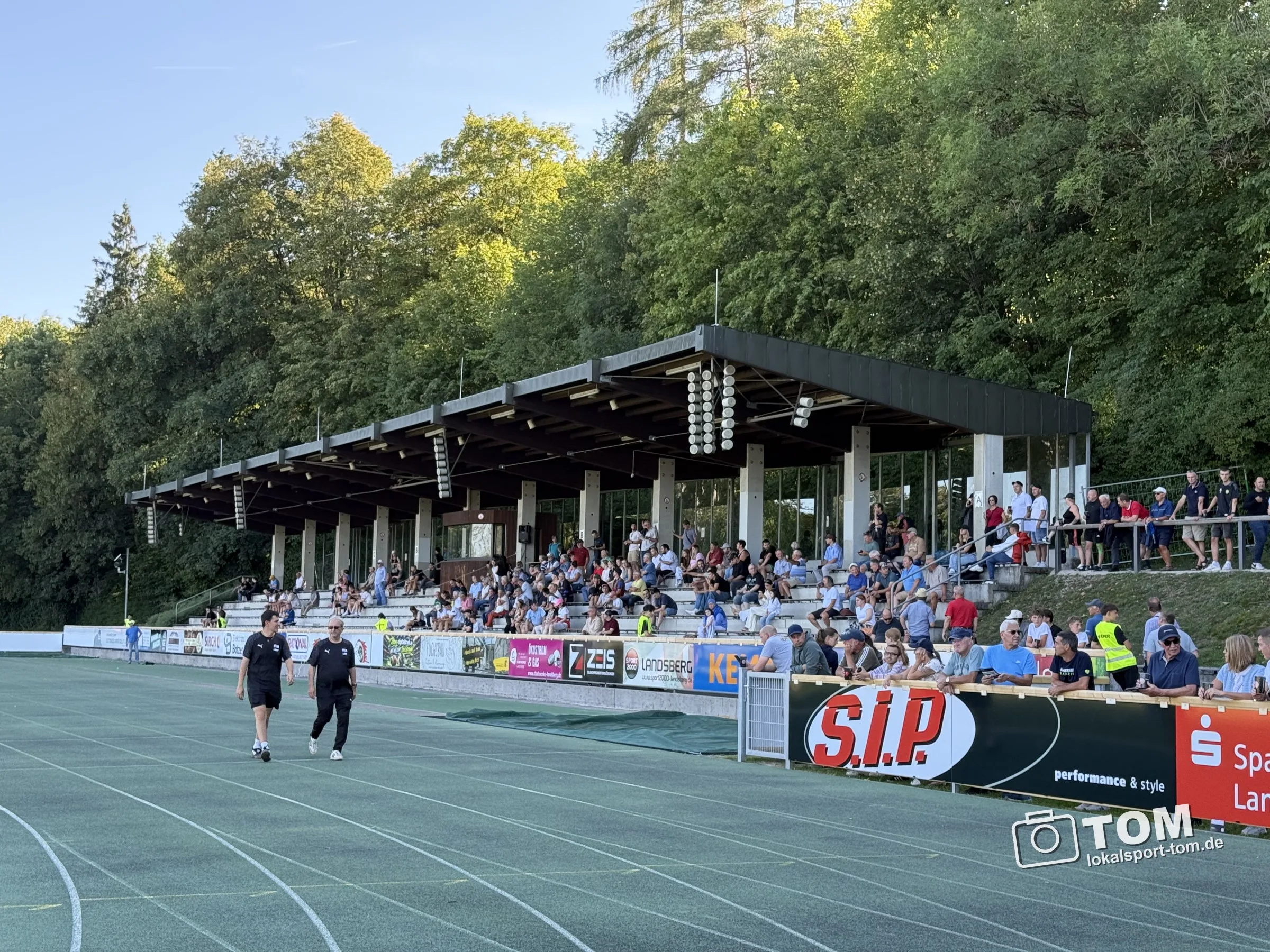 18 Fotos vom ersten Regionalliga-Spiel des TSV Landsberg im Sportzentrum gegen den FC Memmingen. (Bild 5 von 18)