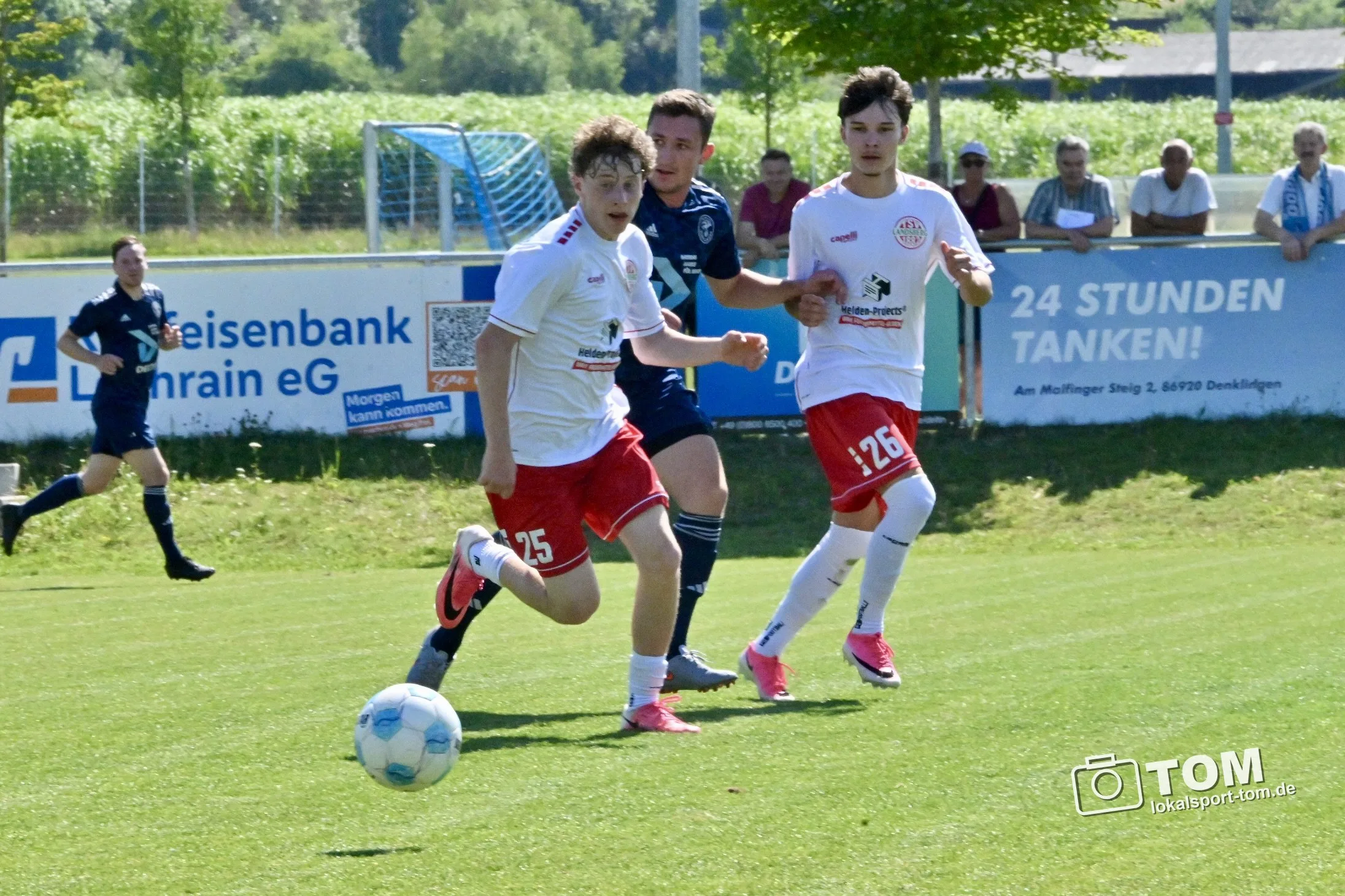 "Jung gegen Alt" endet 1:1 (Bild 13 von 16)