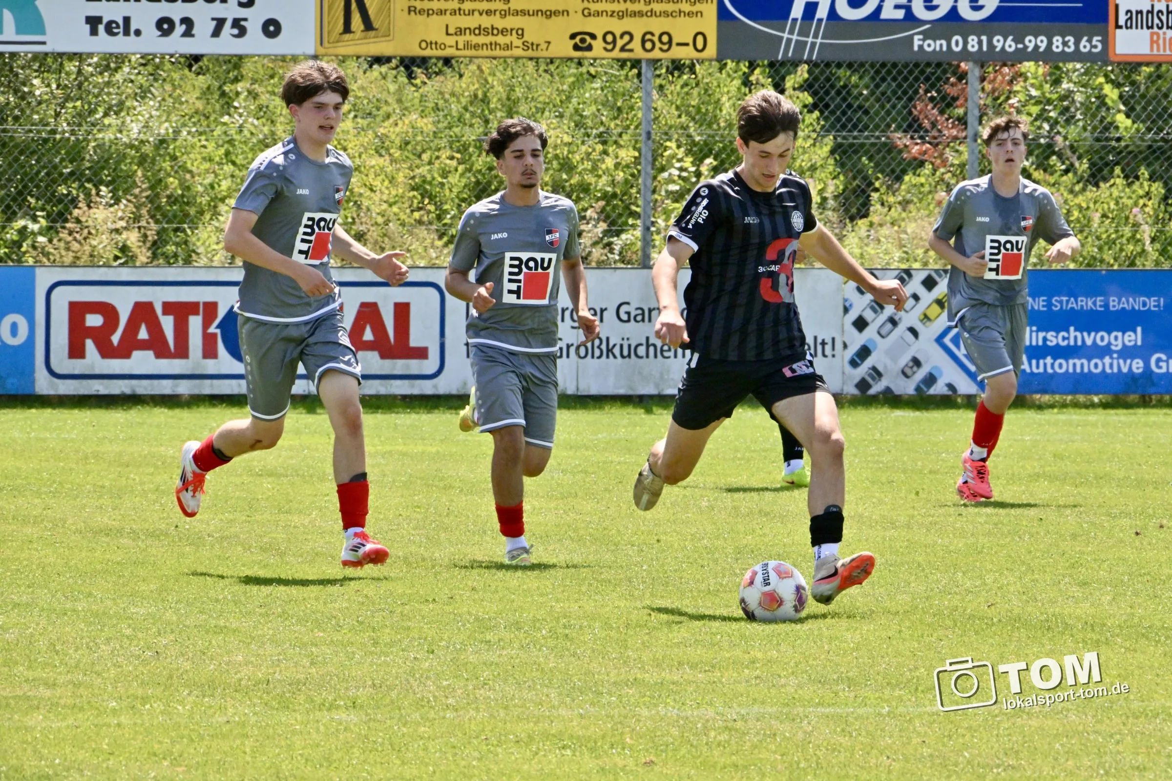 TSV-A-Jugend fertigt Sonthofen 5:0 ab (Bild 8 von 9)