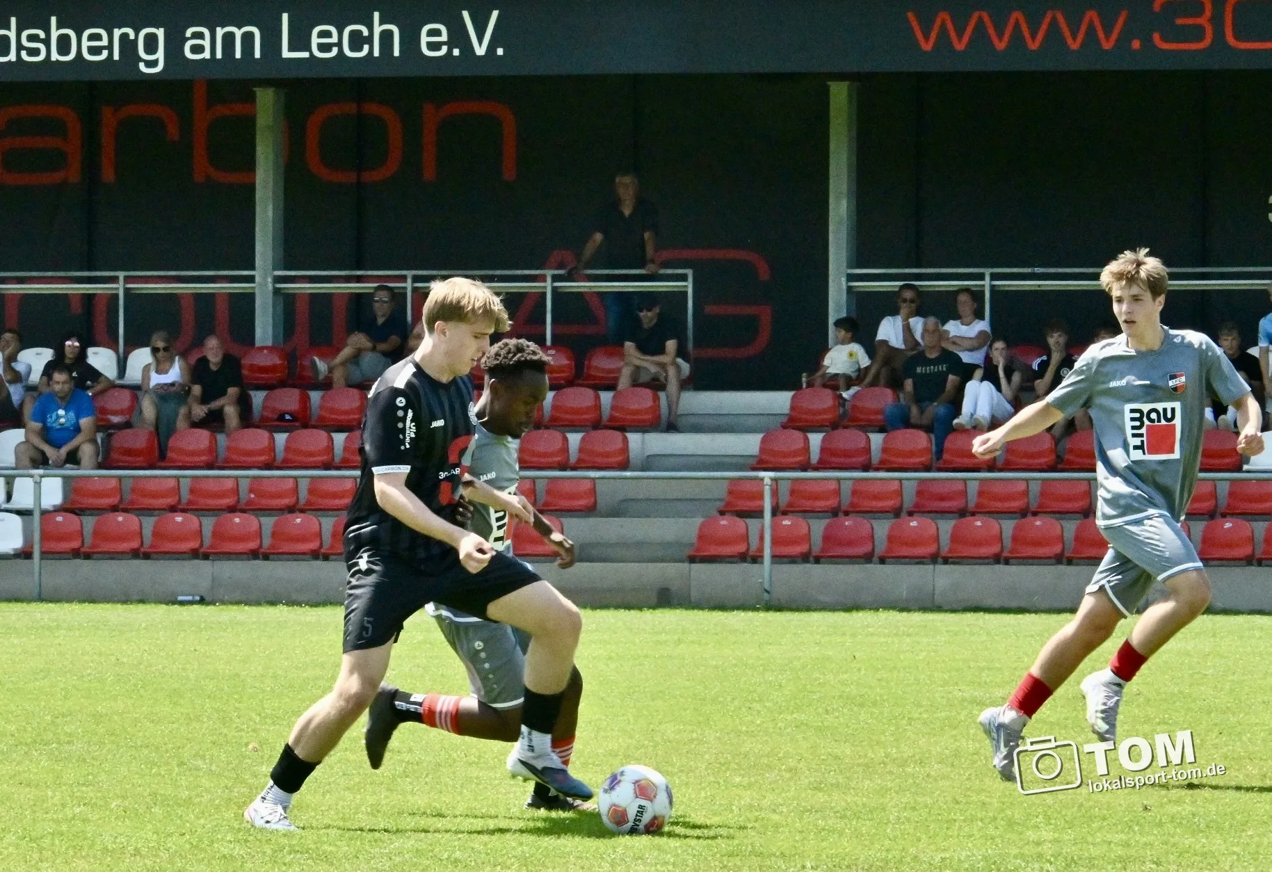 TSV-A-Jugend fertigt Sonthofen 5:0 ab (Bild 7 von 9)
